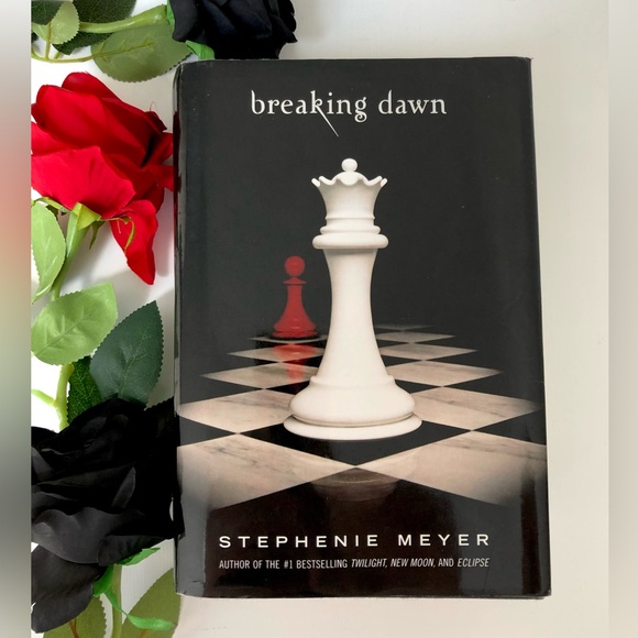 🖤❤️Twilight Saga Breaking Dawn Hardcover Book - Picture 1 of 8